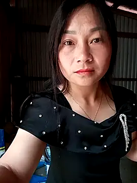 Snapshot of Cute-flowers chatting on 04/02/26, 01:57 Cute-flowers online show from 04/02/26, 01:57