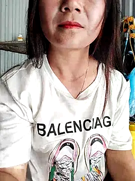 Snapshot of Cute-flowers chatting on 04/11/26, 04:20 Cute-flowers online show from 04/11/26, 04:20