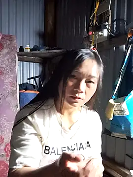 Snapshot of Cute-flowers chatting on 04/01/26, 01:52 Cute-flowers online show from 04/01/26, 01:52