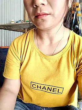 Snapshot of Cute-flowers chatting on 04/14/26, 04:28 Cute-flowers online show from 04/14/26, 04:28