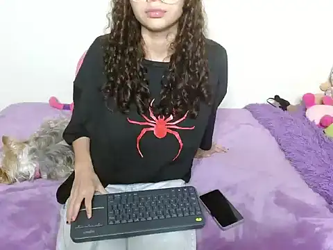 lunarios69 online show from 04/15/26, 03:34