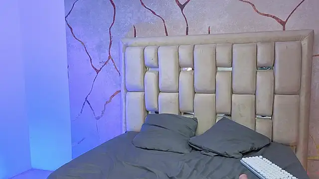 Snapshot of Tom_Parker_ chatting on 03/26/26, 09:24 Tom Parker online show from 03/26/26, 09:24