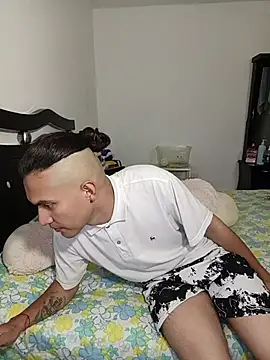 BombomAndAxel online show from 04/19/26, 04:02
