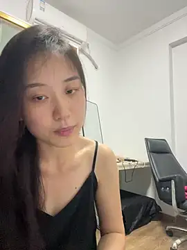 Snapshot of A-Kristen chatting on 04/13/26, 03:38 A-Kristen online show from 04/13/26, 03:38