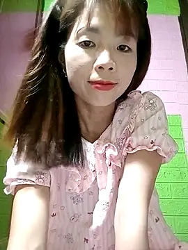 AmyLinee01 online show from 04/28/26, 10:52