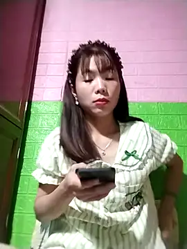 AmyLinee01 online show from 05/21/26, 05:16