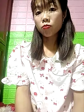 AmyLinee01 online show from 04/23/26, 03:02