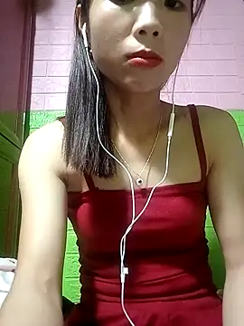AmyLinee01 online show from 04/24/26, 05:20