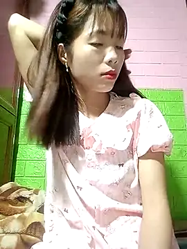 AmyLinee01 online show from 04/23/26, 01:45