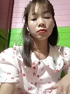 AmyLinee01 online show from 05/30/26, 05:29