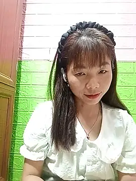 AmyLinee01 online show from 06/19/26, 08:14