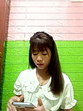 AmyLinee01 online show from 06/30/26, 11:49