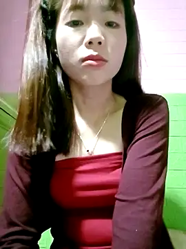 AmyLinee01 online show from 05/06/26, 05:28