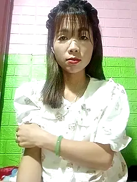 AmyLinee01 online show from 05/02/26, 05:07