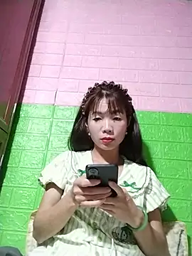 AmyLinee01 online show from 05/25/26, 08:40