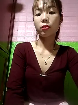AmyLinee01 online show from 04/17/26, 01:52