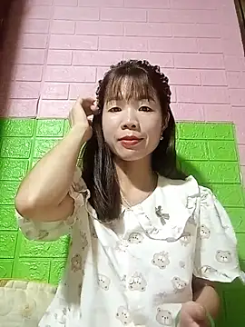 AmyLinee01 online show from 06/05/26, 06:18