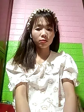 AmyLinee01 online show from 05/05/26, 01:08