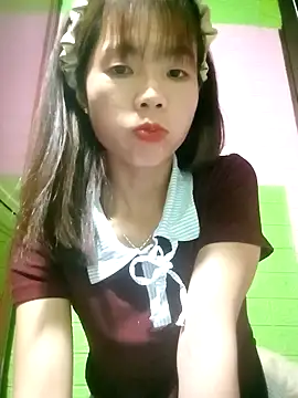 AmyLinee01 online show from 05/04/26, 11:57
