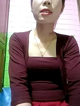 AmyLinee01 online show from 04/11/26, 05:26