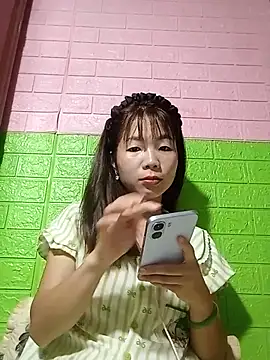 AmyLinee01 online show from 06/04/26, 05:12