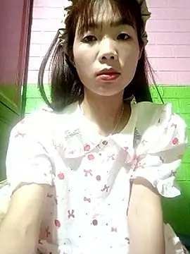 AmyLinee01 online show from 05/09/26, 05:55