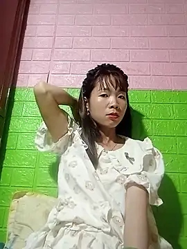 AmyLinee01 online show from 05/18/26, 11:20