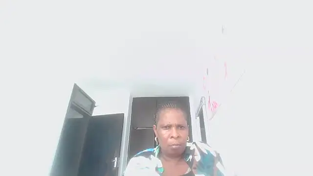 Snapshot of Lucia-boobs chatting on 04/10/26, 01:40 Lucia-boobs online show from 04/10/26, 01:40