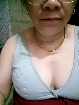 Snapshot of Funsexy1 chatting on 04/08/26, 10:33 Funsexy1 online show from 04/08/26, 10:33