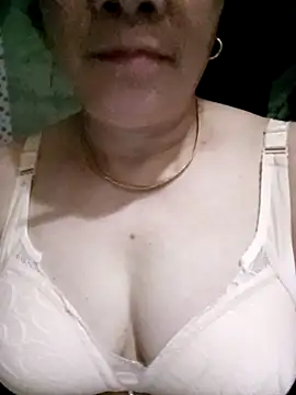 Snapshot of Funsexy1 chatting on 03/25/26, 03:44 Funsexy1 online show from 03/25/26, 03:44