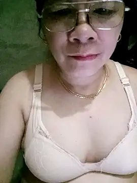 Snapshot of Funsexy1 chatting on 04/10/26, 10:28 Funsexy1 online show from 04/10/26, 10:28