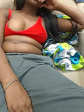 Snapshot of AAHNA_3 chatting on 04/11/26, 02:52 AAHNA 3 online show from 04/11/26, 02:52