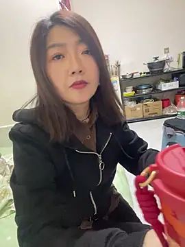 Snapshot of lululove66 chatting on 04/16/26, 07:47 lululove66 online show from 04/16/26, 07:47