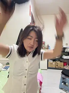 Snapshot of lululove66 chatting on 04/15/26, 09:59 lululove66 online show from 04/15/26, 09:59