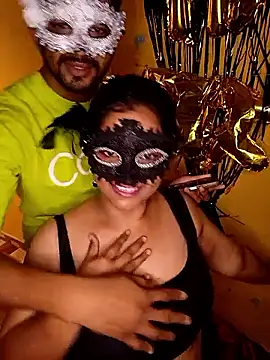 Snapshot of Crushme_cpl chatting on 04/04/26, 03:51 Crushme cpl online show from 04/04/26, 03:51