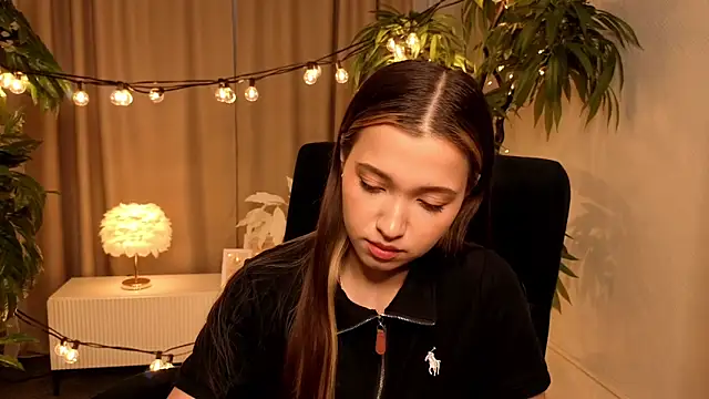 Snapshot of AnnaBerrys chatting on 03/28/26, 01:12 AnnaBerrys online show from 03/28/26, 01:12