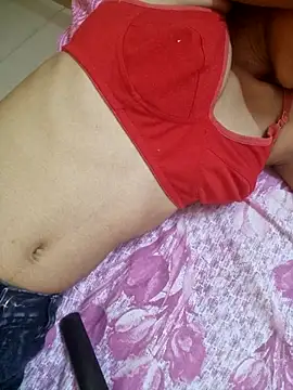 Curvy Amyra online show from 05/15/26, 06:55