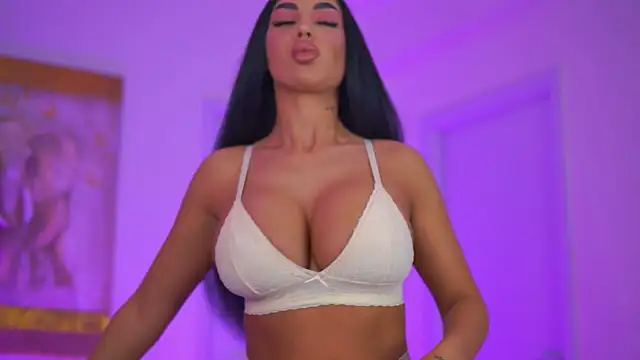 LatinaMorene online show from 04/26/26, 06:27