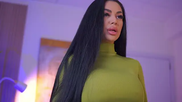 LatinaMorene online show from 04/01/26, 06:27