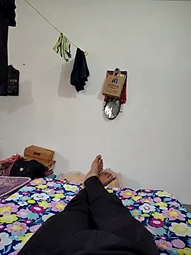 Snapshot of roselover2222 chatting on 04/10/26, 10:33 roselover2222 online show from 04/10/26, 10:33