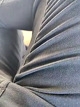 Snapshot of roselover2222 chatting on 04/12/26, 11:24 roselover2222 online show from 04/12/26, 11:24