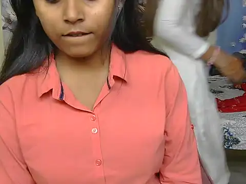 hoty-pinka online show from 03/23/26, 05:51