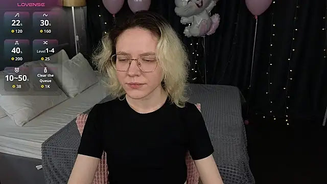 Snapshot of HottoKori chatting on 04/07/26, 05:42 HottoKori online show from 04/07/26, 05:42