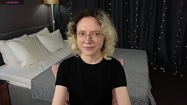 Snapshot of HottoKori chatting on 04/11/26, 05:37 HottoKori online show from 04/11/26, 05:37