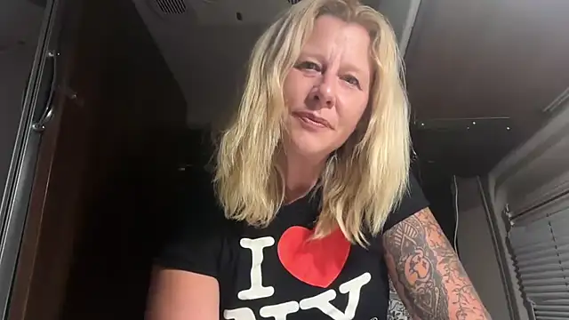 lillysworld online show from 05/21/26, 03:59