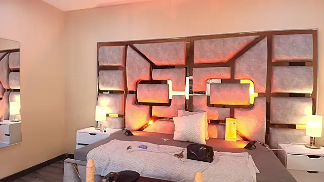 brithny bratz  online show from 04/11/26, 04:53