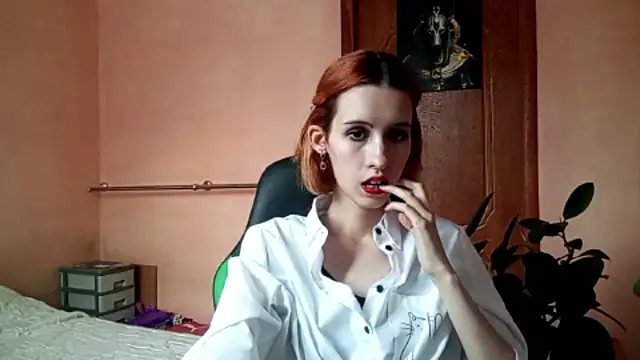 Snapshot of SirenFrost chatting on 06/11/26, 03:20 SirenFrost online show from 06/11/26, 03:20