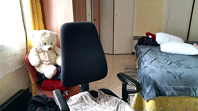 Chrismaturefrench online show from 04/19/26, 03:35