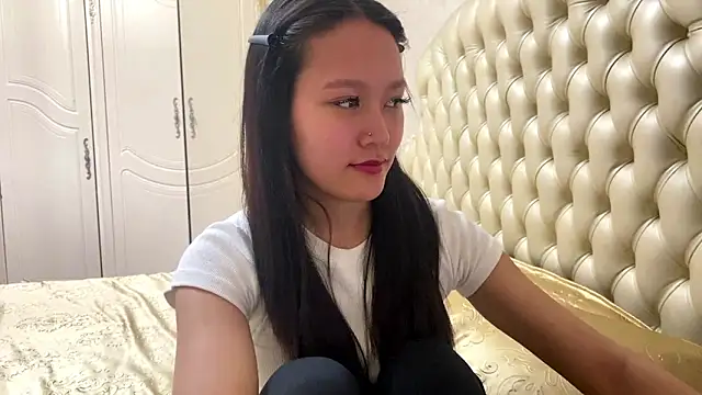 Snapshot of ayanovae chatting on 03/27/26, 06:44 ayanovae online show from 03/27/26, 06:44