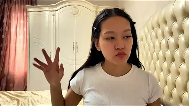 Snapshot of ayanovae chatting on 03/31/26, 05:42 ayanovae online show from 03/31/26, 05:42